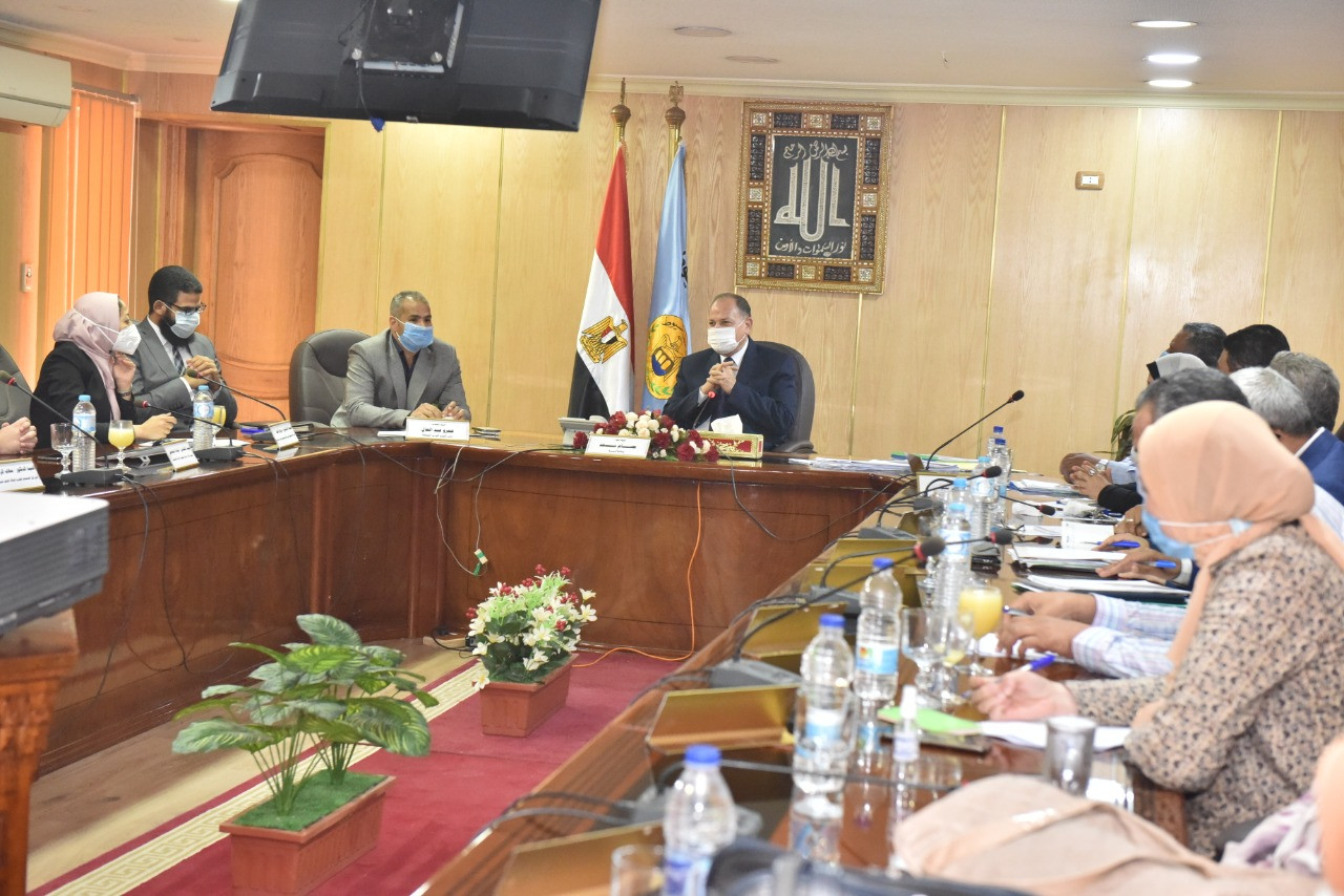 أجتماع محافظة أسيوط لتطوير المناطق العشوائية 