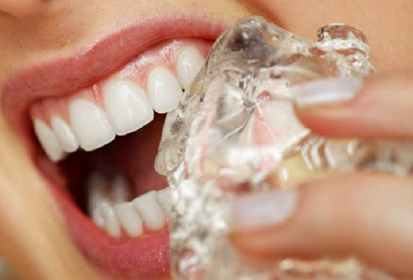 عادات خاطئة تدمر الأسنان 