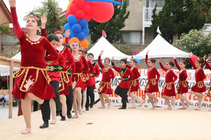 مادة رقص الفولك في أرمينيا