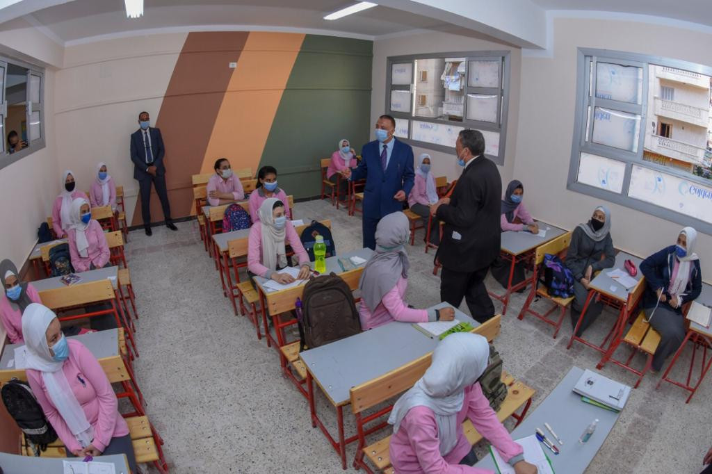 محافظ الإسكندرية يفتتح مدرستين جديدتين