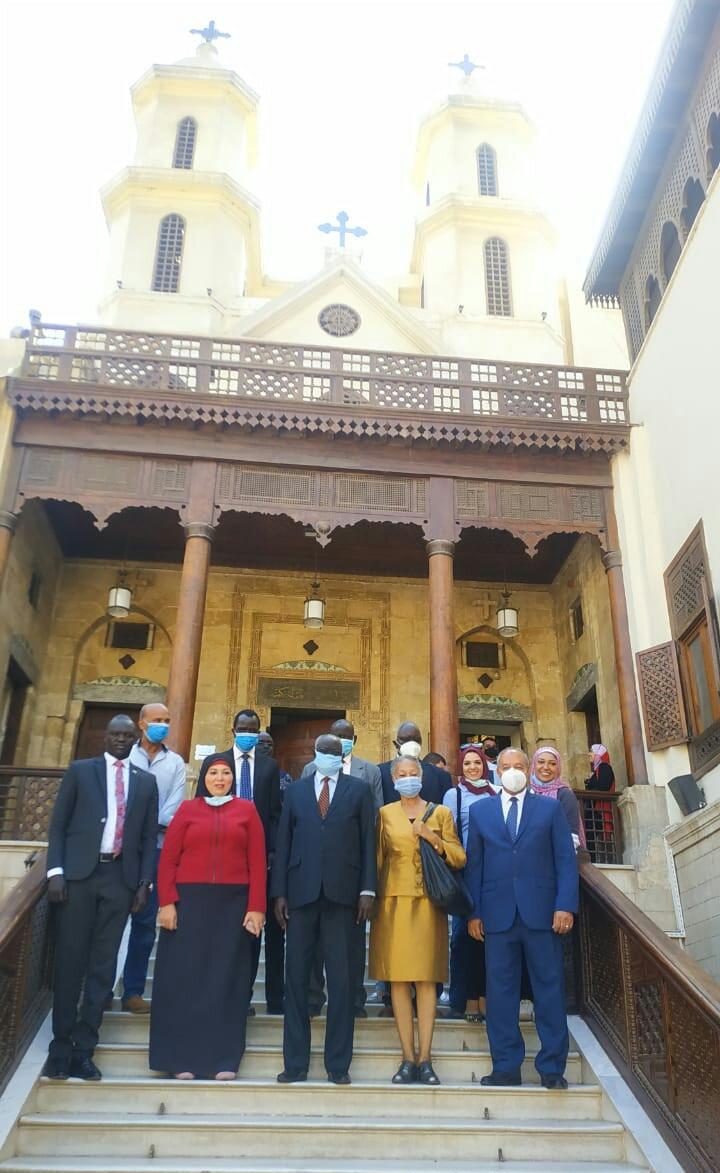 وزير التعليم العالي بجنوب السودان يزور مجمع الأديان بمصر القديمة 
