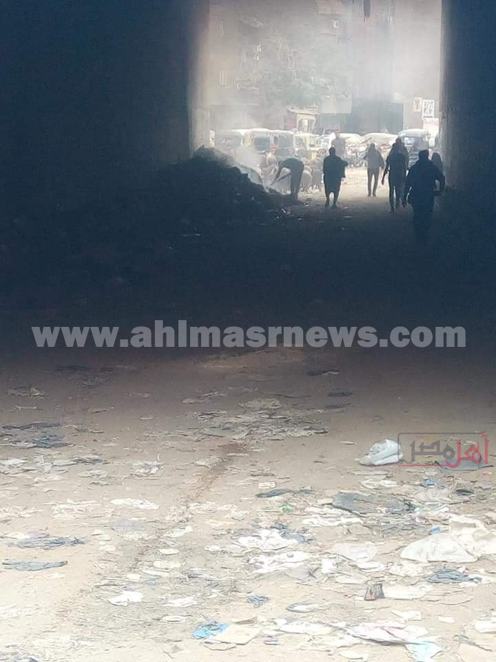 أعمال رفع القمامة بمنطقة أبو زارع بحي العمرانية 