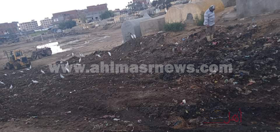 استجابة لأهل مصر إزالة مقالب القمامة بقرية الشوكة بالبحيرة 