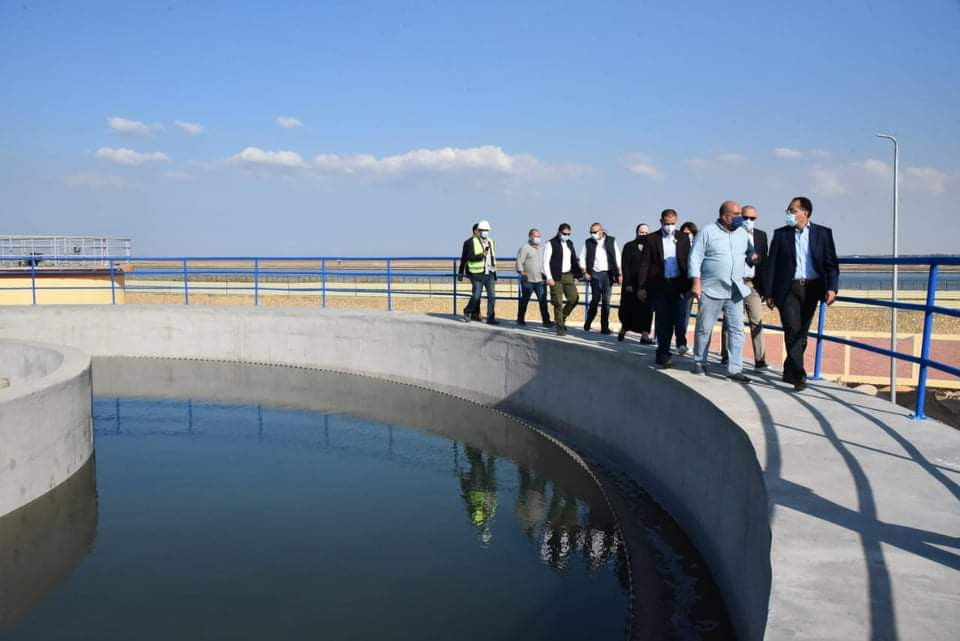 رئيس الوزارء يتفقد مشروع انشاء محطة ترشيح المياة السطحية بالكاب  جنوب بورسعيد