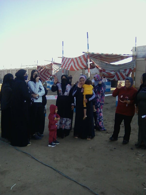 نساء قرى غرب بورسعيد أمام اللجنة الانتخابية