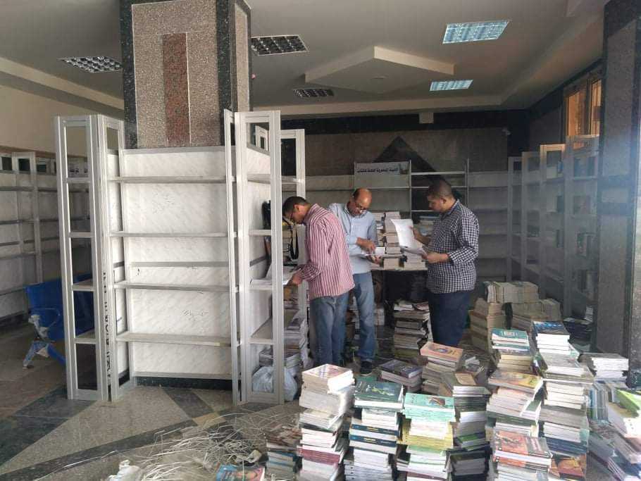 افتتاح مكتبة في أسوان 