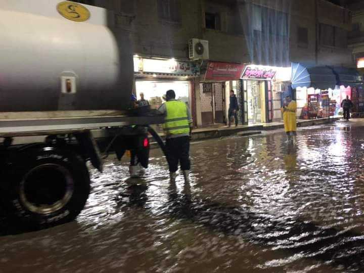 شفط مياء الأمطار بشوارع بلبيس