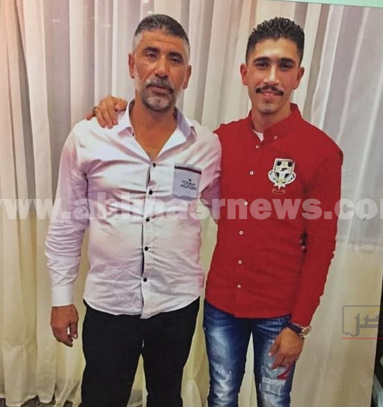 عمرو مزروع شهيد لقمة العيش مع والده