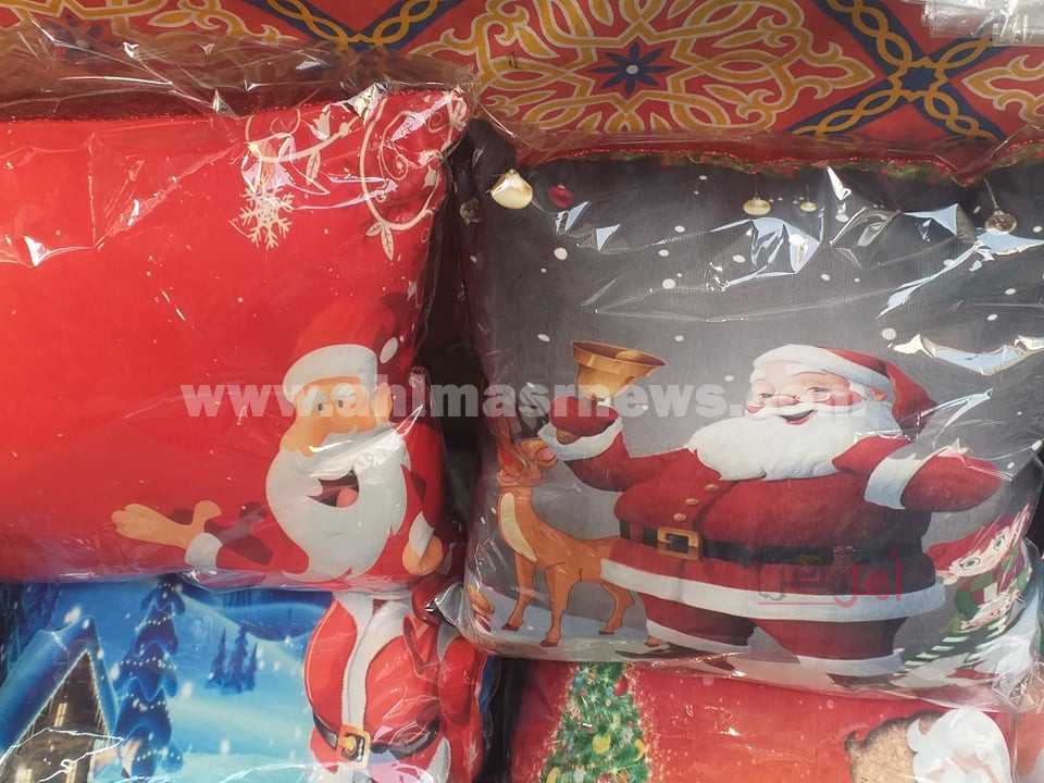 هدايا الكريسماس بأسواق الإسكندرية
