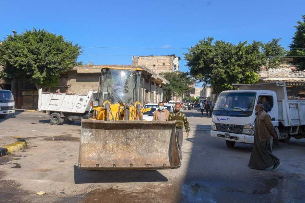 إخلاء سوقي الجمعة الحمام بالإسكندرية 