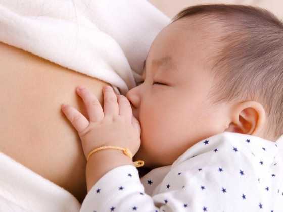 الرضاعة الطبيعية للطفل