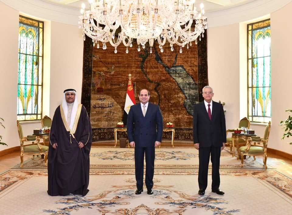 السيسي يستقبل رئيس البرلمان العربي: وحدة المواقف تمكننا من صون محددات الأمن القومي