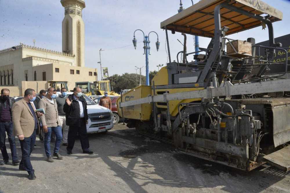 محافظ أسيوط يتفقد أعمال رصف شارع أحمد حسن الباقوري بمنطقة الوليدية
