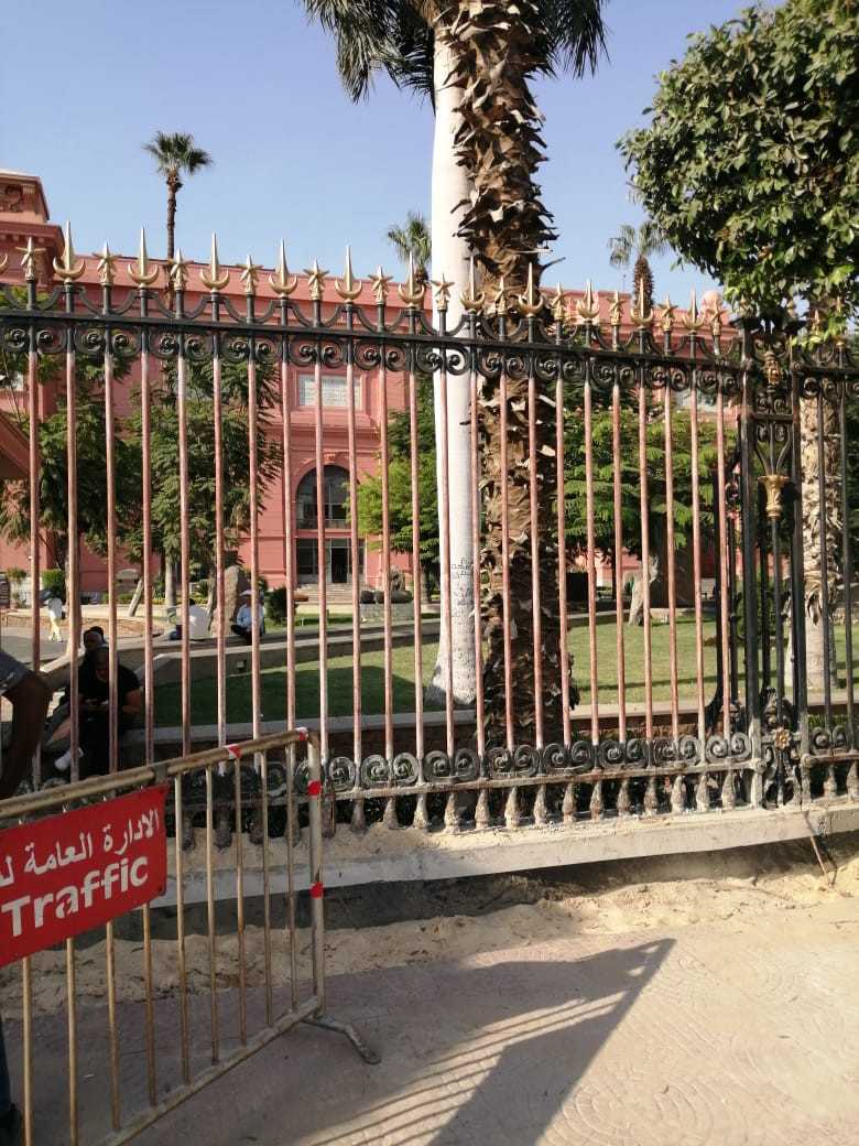 مدير المتحف المصري: البوابة الخارجية الأصلية محفوظه بالحديقة لحين الانتهاء من خروج موكب المومياوات الملكية