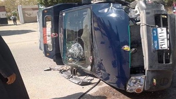 إصابة مجند في انقلاب سيارة شرطة على طريق الكوامل بسوهاج
