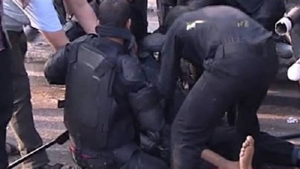 إصابة ٥ مجندين فى انقلاب سيارة شرطة أمام مسجد الشرطة بأكتوبر