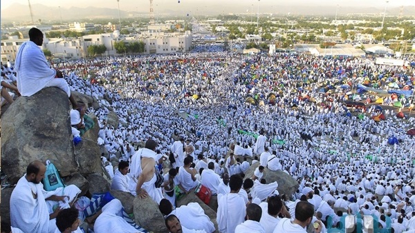 يارب اوعدنا.. الحجاج يبدأون أول أيام مناسك الحج (فيديو)
