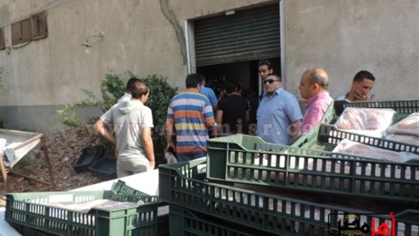 مباحث التموين تداهم مصنع غير مرخص لإنتاج الخل بالسيدة زينب