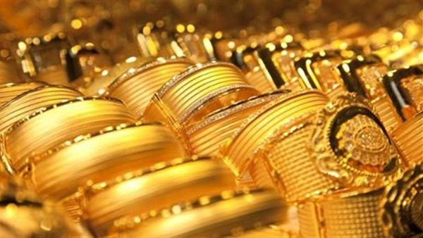 الذهب يخسر 22 دولارًا في 3 جلسات مع مكاسب الأسهم والدولار