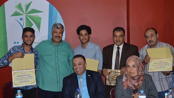 توزيع جوائز مالية على المتفوقين بالثانوية العامة بالشيخ زويد