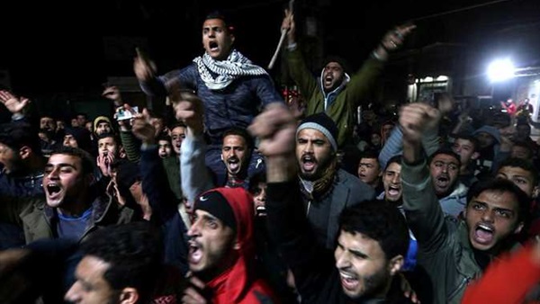 غليان في فلسطين.. الحركات الجهادية: القرار إعلان حرب.. وحشد شعبي تنديدًا بـتهويد القدس