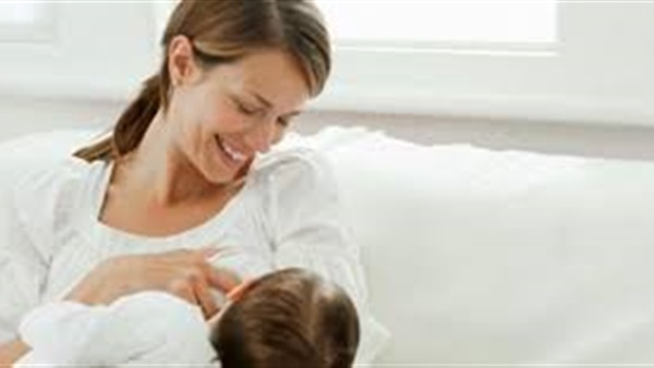 حليب الأم يخفض خطر الإصابة بالسرطان بين الأطفال