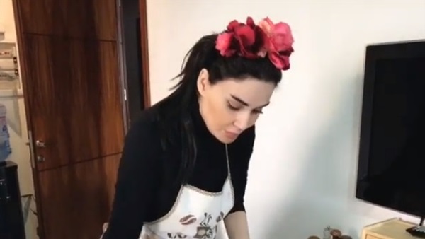 البيتزا على طريقة سيرين عبد النور (فيديو)