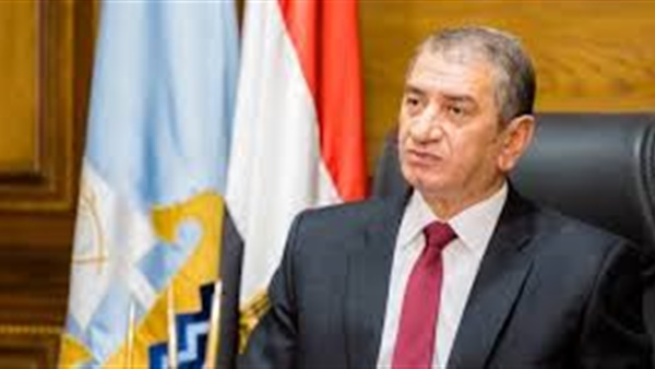 محافظ كفرالشيخ يُصادر 7 معدات متنوعة بسبب التعدي على الاراضي الزراعية