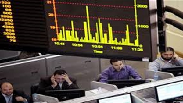 البورصة تغلق على تباين في مؤشراتها ورأسمالها يربح 5.3 مليار جنيه