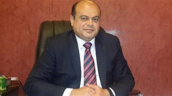 نتيجة الانتخابات الرئاسية 2018.. محافظ مطروح يشارك الأهالي فرحتهم بفوز الرئيس بولاية ثانية