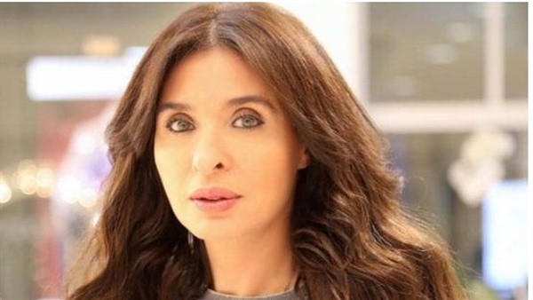 دينا تواصل تصوير مسلسلها الجديد بشارع المعز