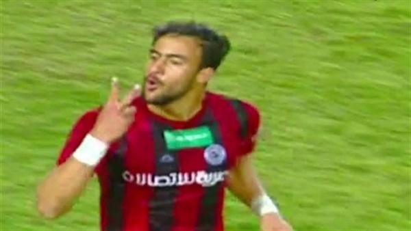 أحمد علاء مدافع الداخلية يوقع للأهلي
