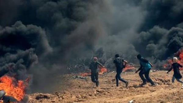 متظاهرون في غزة يسقطون طائرتين بالمقالع (فيديو)