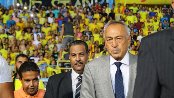 جلسة بين الناظر واللاعبيين في معسكر الاسماعيلي استعدادا للزمالك