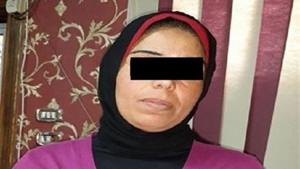 جريمة بشعة.. رجل يغتصب زوجته في ليلة الدخلة أمام أهله