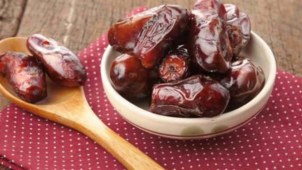 قبل صوم رمضان.. 14 فائدة لا تعرفها عن تناول التمور