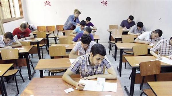 أولياء أمور طلاب مدارس المتفوقين: الورقة الثانية من امتحان اللغة العربية صعبة
