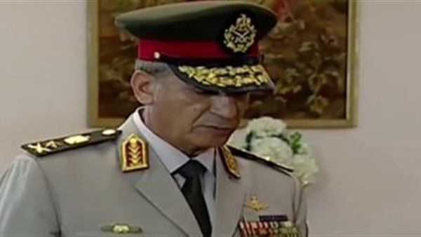 الفريق محمد زكى القائد العام للقوات المسلحة