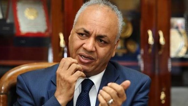 مصطفي بكري: وقف ابن رئيس حي الهرم عن العمل فى جهاز الشرطة