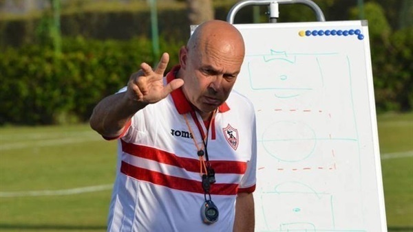 السويسري كريستيان جروس المدير الفني لفريق الزمالك