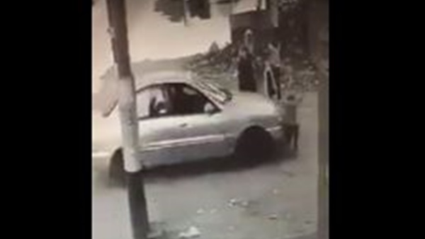 بالفيديو.. دهس طفل صغير أثناء مروره الشارع في الشرقية