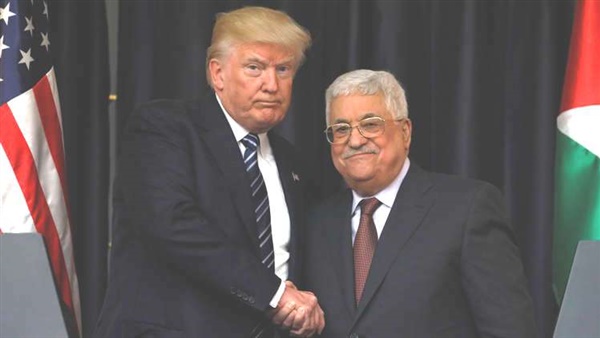 البيت الأبيض ينفي ما تردد عن عرض ترامب 5 مليارات دولار على عباس