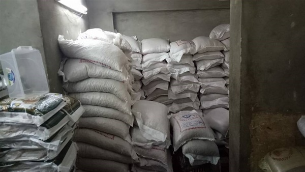 ضبط ارز ومكرونة مجهولة المصدر