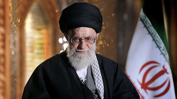 خامنئي يدعو السلطات الثلاث في بلاده لاتخاذ قرارات جادة بشأن المشاكل الاقتصادية