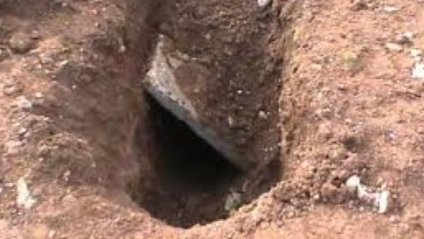 حارس مقابر وشقيقته بتهمة "نبش القبور"