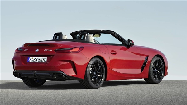 تعرف علي مواصفات بي إم دبليو Z4 M40i الرياضية الجديدة