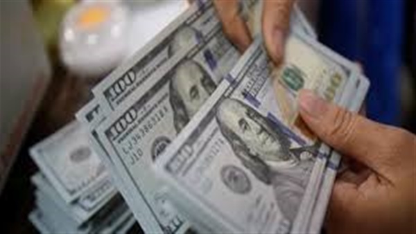 الإحباط يسيطر على موزعي الأجهزة الإلكترونية بعد قرار تحريك الدولار الجمركي.. وتوقعات بزيادة الأسعار قريبًا