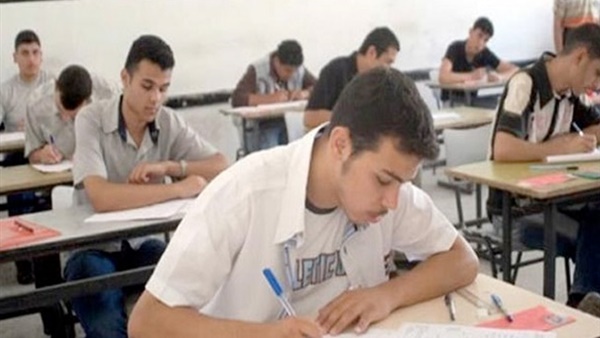 مع حلول الامتحانات.. نقص المراقبين يدق أبواب التعليم.. خروج مدرسين على المعاش جعل المدارس بتهش وتنش.. واللجوء إلى الكبار