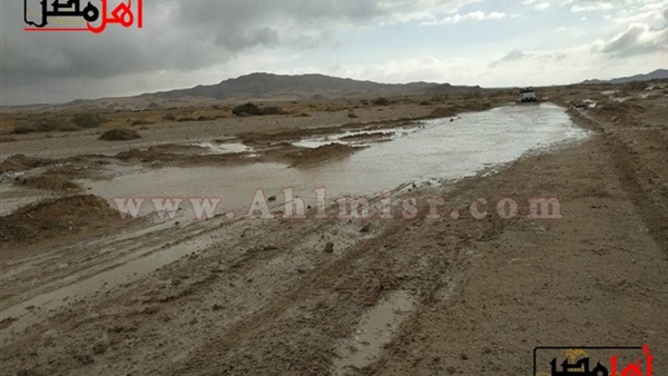 استمرار غلق طريق (فيران - كاترين) أمام حركة المرور بسبب مخلفات السيول