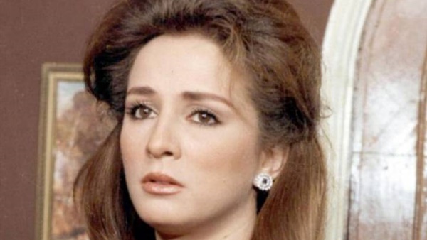 الفنانة نجلاء فتحي